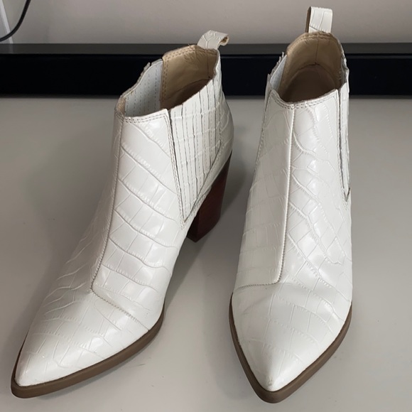 Marc Fisher Shoes - BARELY WORN MARC FISHER BOOTIES